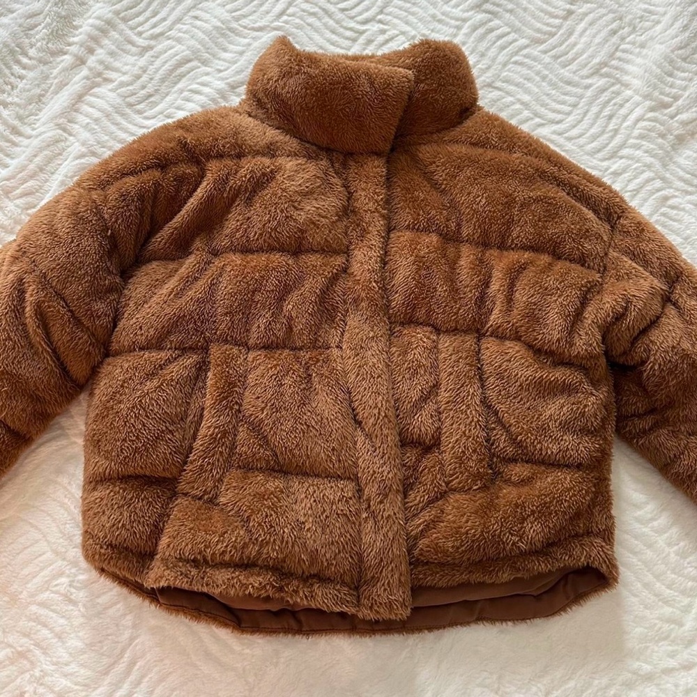Kendall & Kylie brown fuzzy puffer